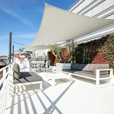 Peniche De Prestige A Avec Vue Sur La Citadelle - A L'abordage - By Voyages Copine *