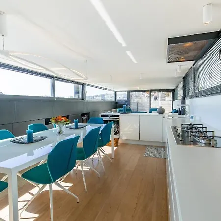 Bådhotel Peniche De Prestige A Avec Vue Sur La Citadelle - A L'abordage - By Voyages Copine Namur