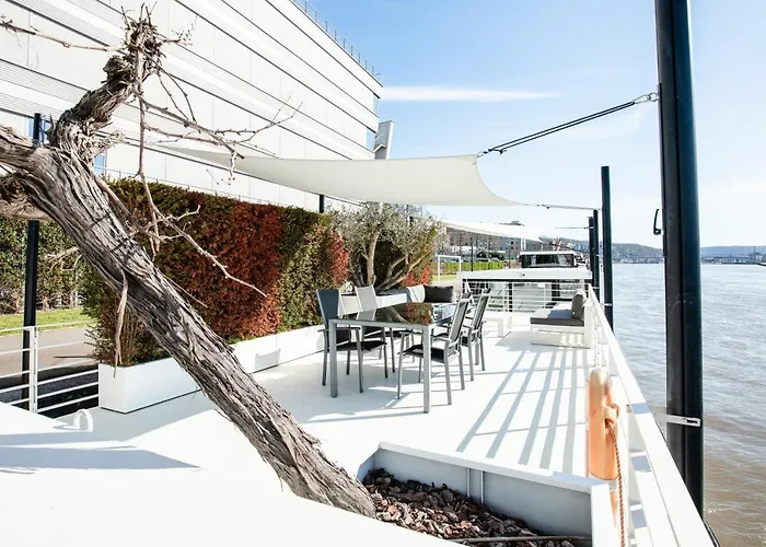 Peniche De Prestige A Avec Vue Sur La Citadelle - A L'abordage - By Voyages Copine Tekne