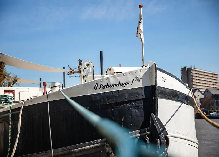 Peniche De Prestige A Avec Vue Sur La Citadelle - A L'abordage - By Voyages Copine