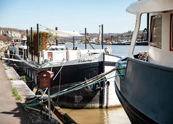 Tekne Peniche De Prestige A Avec Vue Sur La Citadelle - A L'abordage - By Voyages Copine
