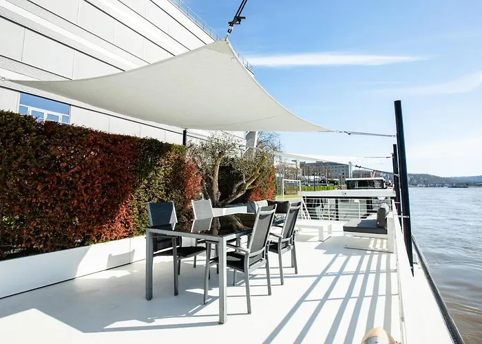 Peniche De Prestige A Avec Vue Sur La Citadelle - A L'abordage - By Voyages Copine Tekne *