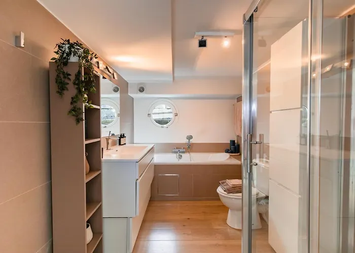 Tekne Peniche De Prestige A Avec Vue Sur La Citadelle - A L'abordage - By Voyages Copine *