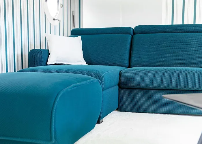 Peniche De Prestige A Avec Vue Sur La Citadelle - A L'abordage - By Voyages Copine *